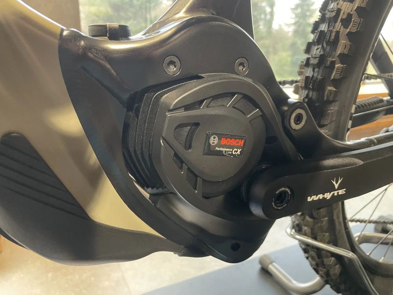 Whyte E-180 S MX - nový ebike, SRAM AXS, Bosch CX - vel. L (sleva -30%)