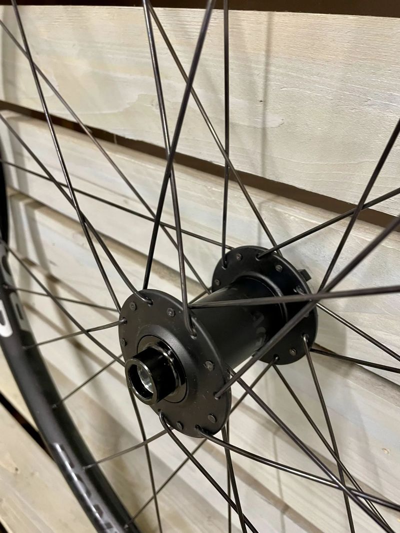 Bontrager Line Comp 30 TLR Boost 29”