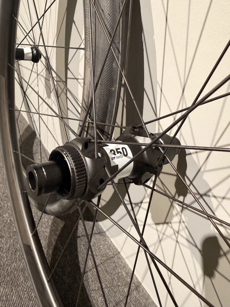 NOVÁ zapletená kola Roval Alpinist CL II - 1375 gramů