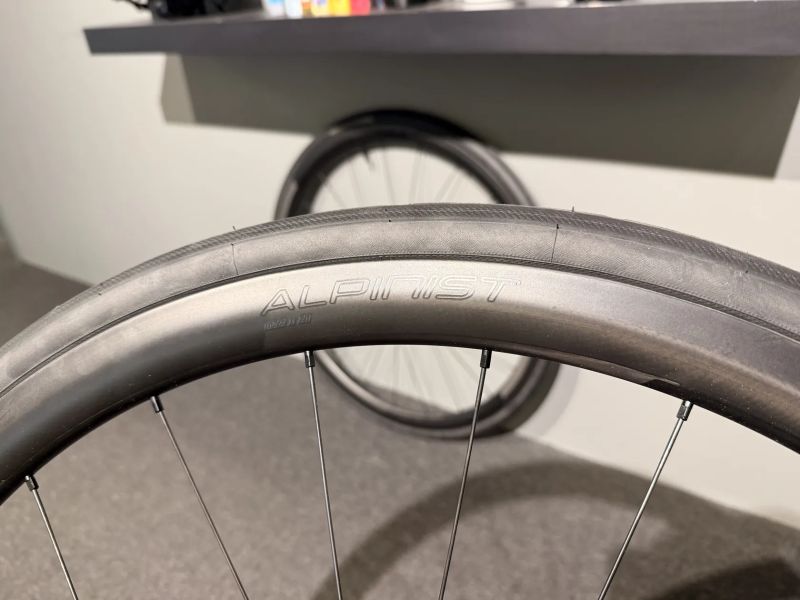 NOVÁ zapletená kola Roval Alpinist CL II - 1375 gramů