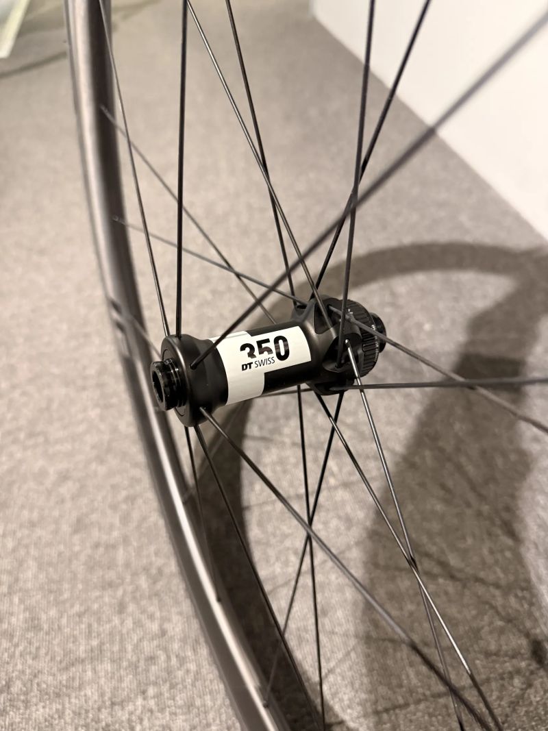 NOVÁ zapletená kola Roval Alpinist CL II - 1375 gramů