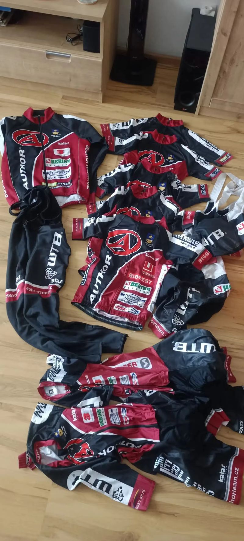 Oblečení Kalas a Silvini 