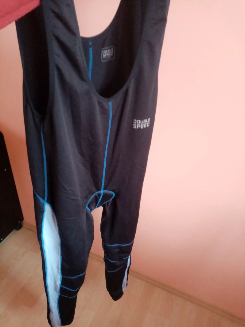 Zateplené oblečení: kalhoty, dresy - na cca 170-180 cm výšky 