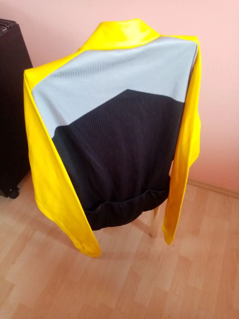 Zateplené oblečení: kalhoty, dresy - na cca 170-180 cm výšky 