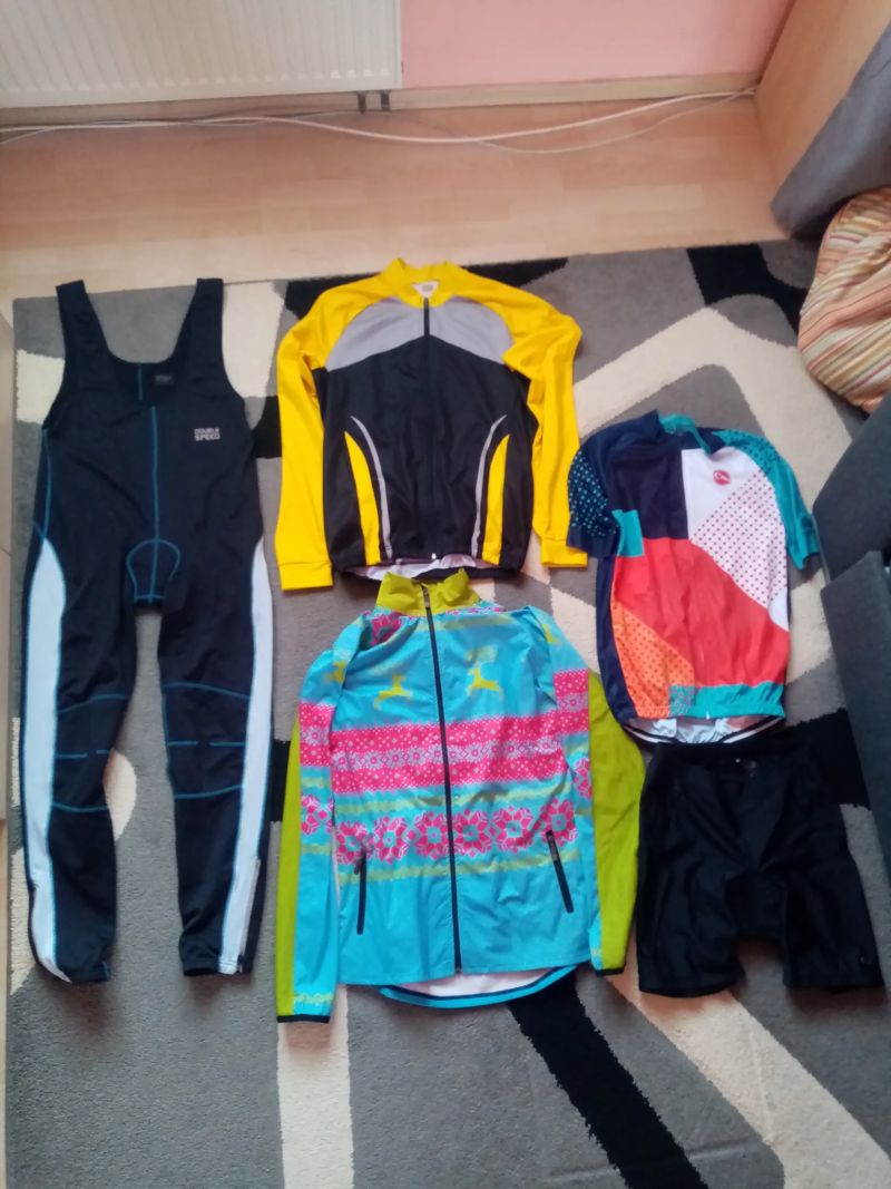 Zateplené oblečení: kalhoty, dresy - na cca 170-180 cm výšky 