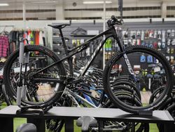 Sunn Shamann XC Finest, 10,8kg, Sram GX AXS, karbon zapletená kola, vel. S, najeto 500km