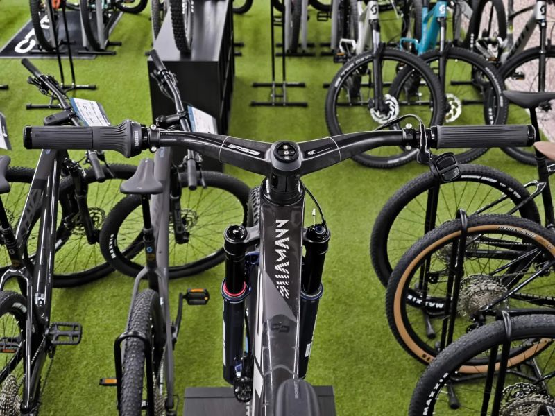 Sunn Shamann XC Finest, 10,8kg, Sram GX AXS, karbon zapletená kola, vel. S, najeto 500km