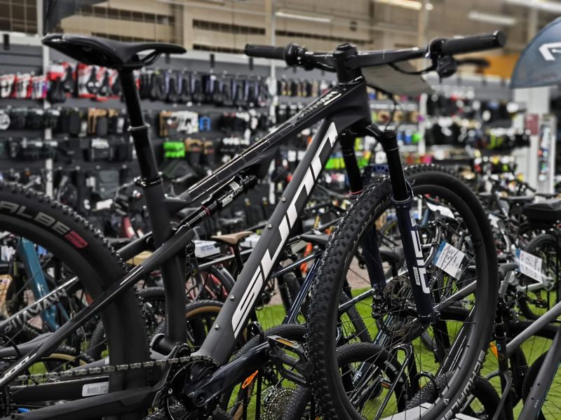 Sunn Shamann XC Finest, 10,8kg, Sram GX AXS, karbon zapletená kola, vel. S, najeto 500km