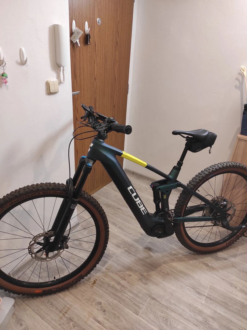CUBE STEREO HYBRID 140 HPC SLX 750,vel.M. 120 Km Je v Zaruce