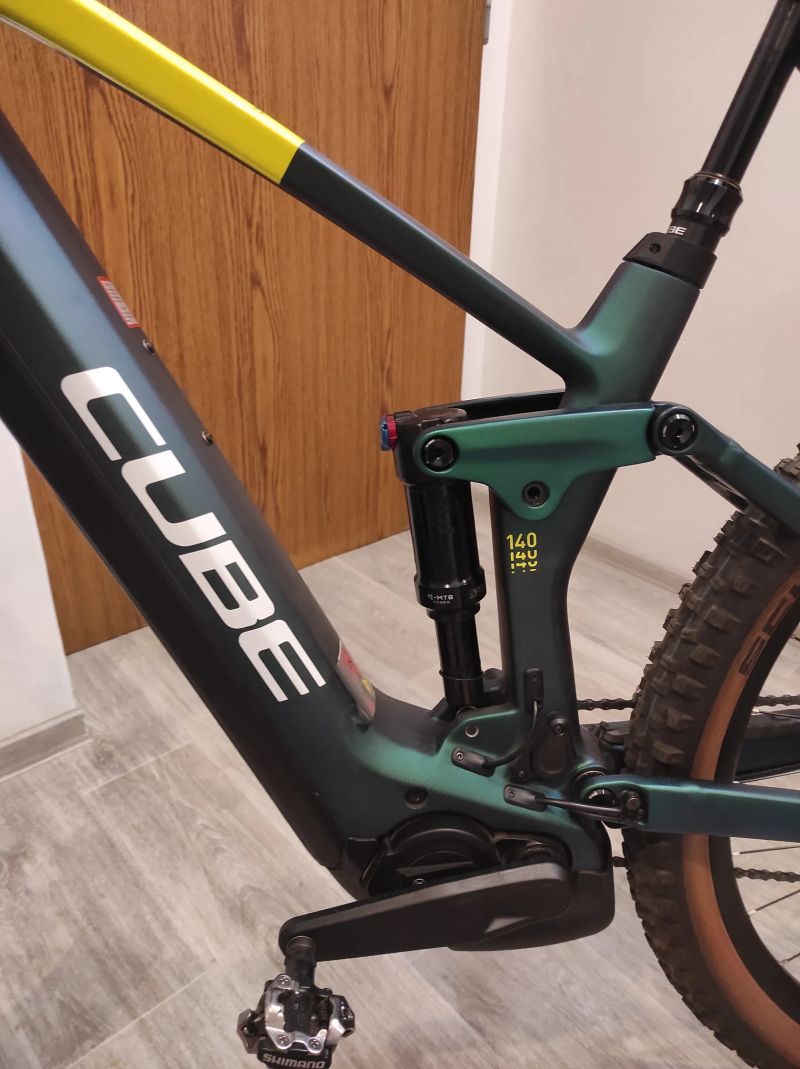 CUBE STEREO HYBRID 140 HPC SLX 750,vel.M. 120 Km Je v Zaruce