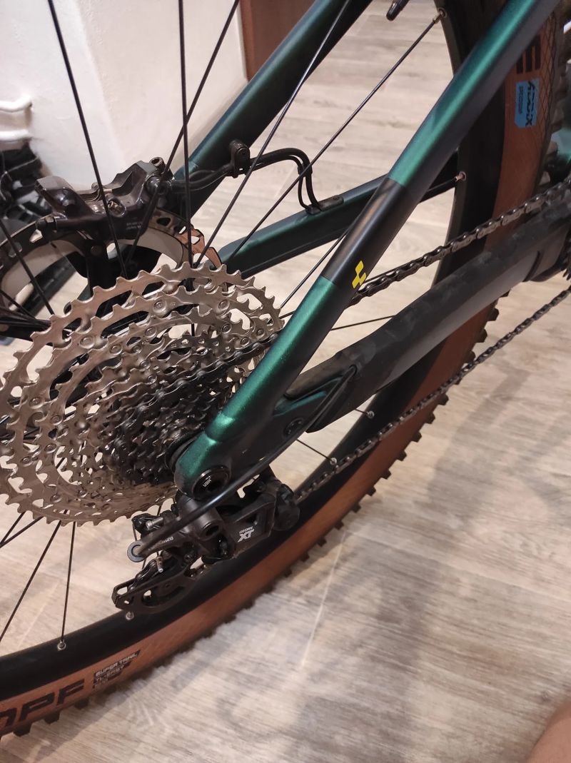 CUBE STEREO HYBRID 140 HPC SLX 750,vel.M. 120 Km Je v Zaruce