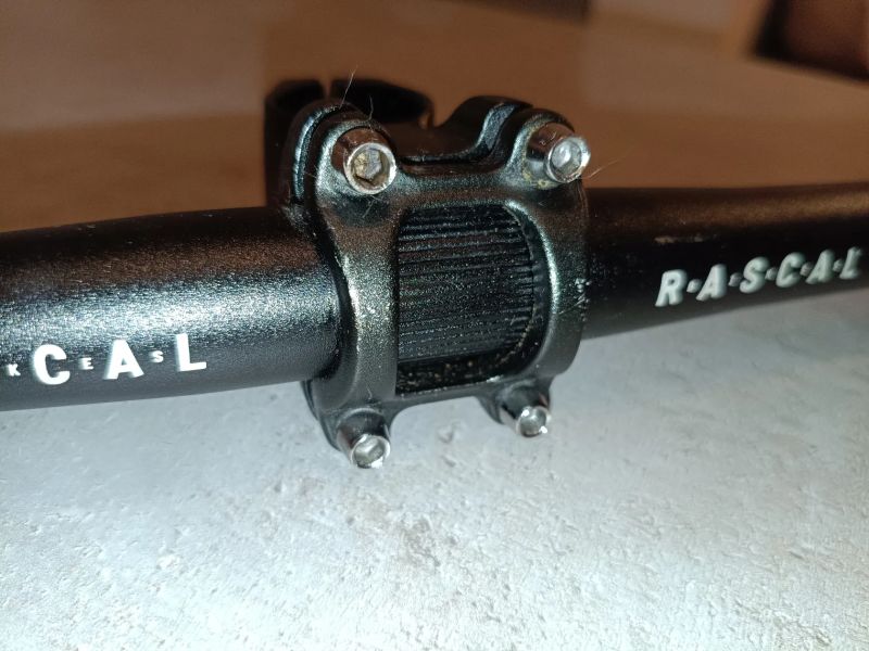 Řidítka a představec Rascal