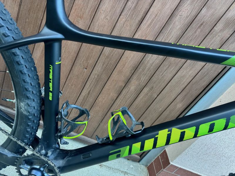 Author master, karbonový, s teleskopickou sedlovkou, super stav, téměř nejetý