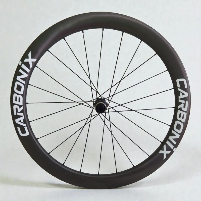 Silniční karbonová kola Carbonix ENTRY 50 - profesionální vzhled i výkon za férovou cenu (1510 g)!