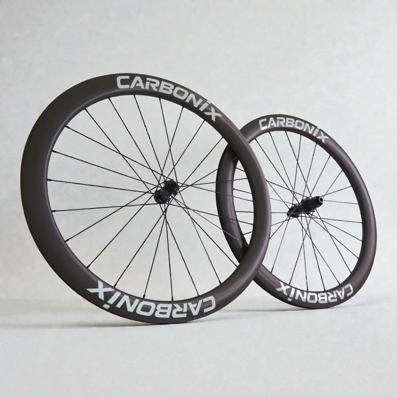 Silniční karbonová kola Carbonix ENTRY 50 - profesionální vzhled i výkon za férovou cenu (1510 g)!