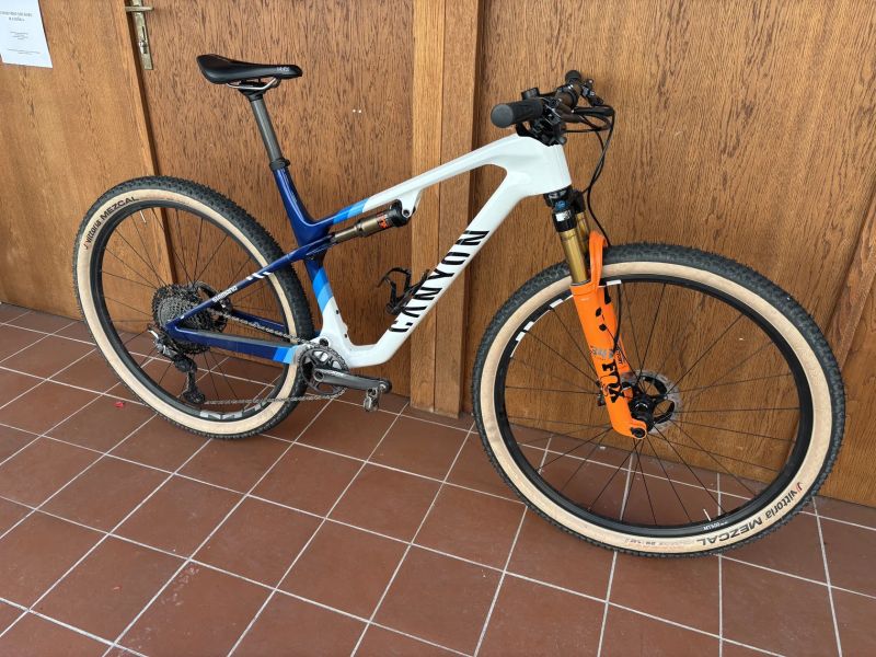 CANYON LUX CFR, vel. L - 495 mm - SHIMANO XTR 1 x 12 / FOX 
