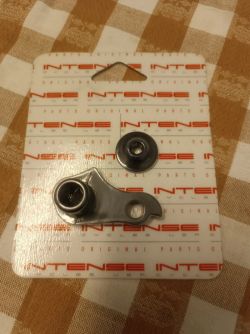 Intense Patka Hák rámu.