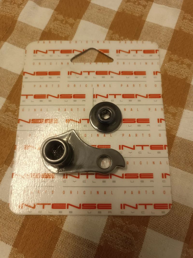 Intense Patka Hák rámu.