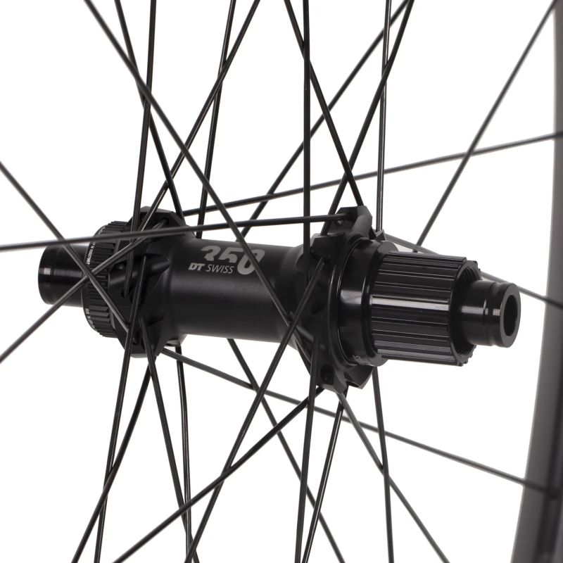 DT Swiss XM 1700 spline mullet