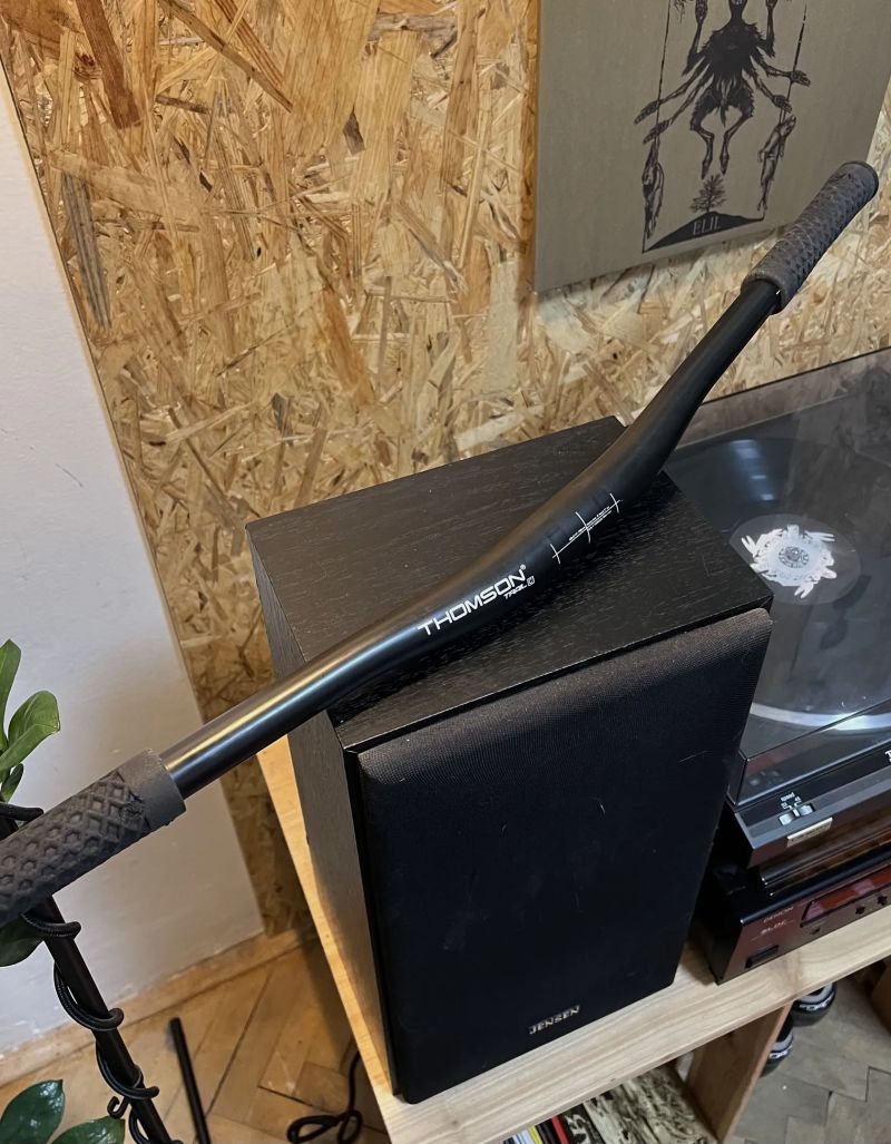 Thomson karbonové řidítka.