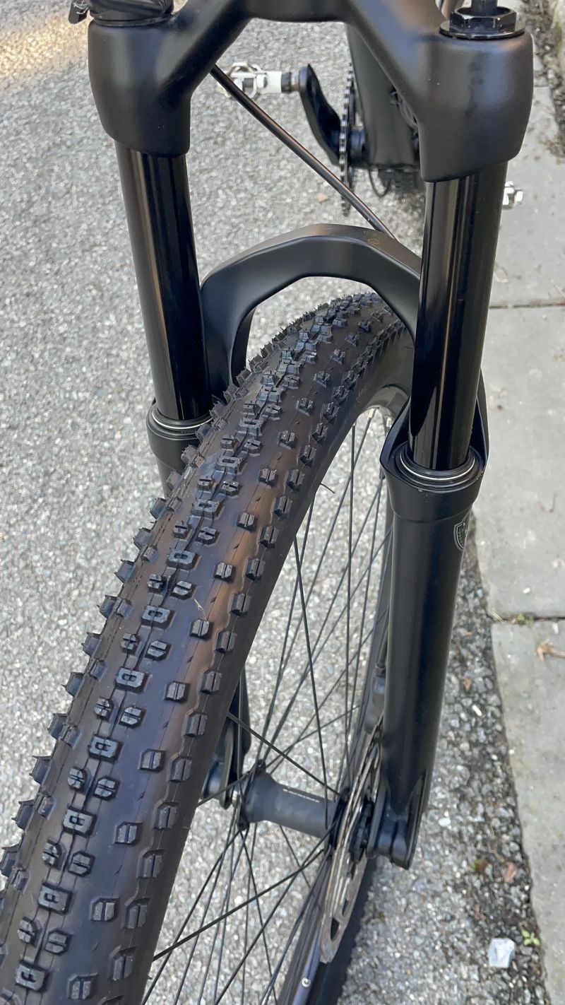 Celoodpružené horské kolo KTM 29 2024