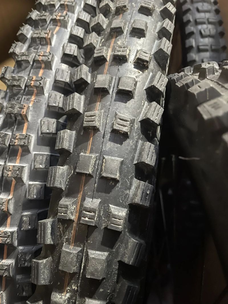 Schwalbe Magic Mary 29, Big Betty 27,5 nová