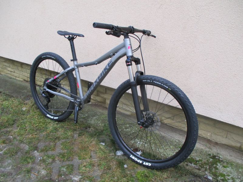Nové dámské 27,5" kolo Maxbike M507D, vzduch. vidlice Suntour XCR, Deore 1x11
