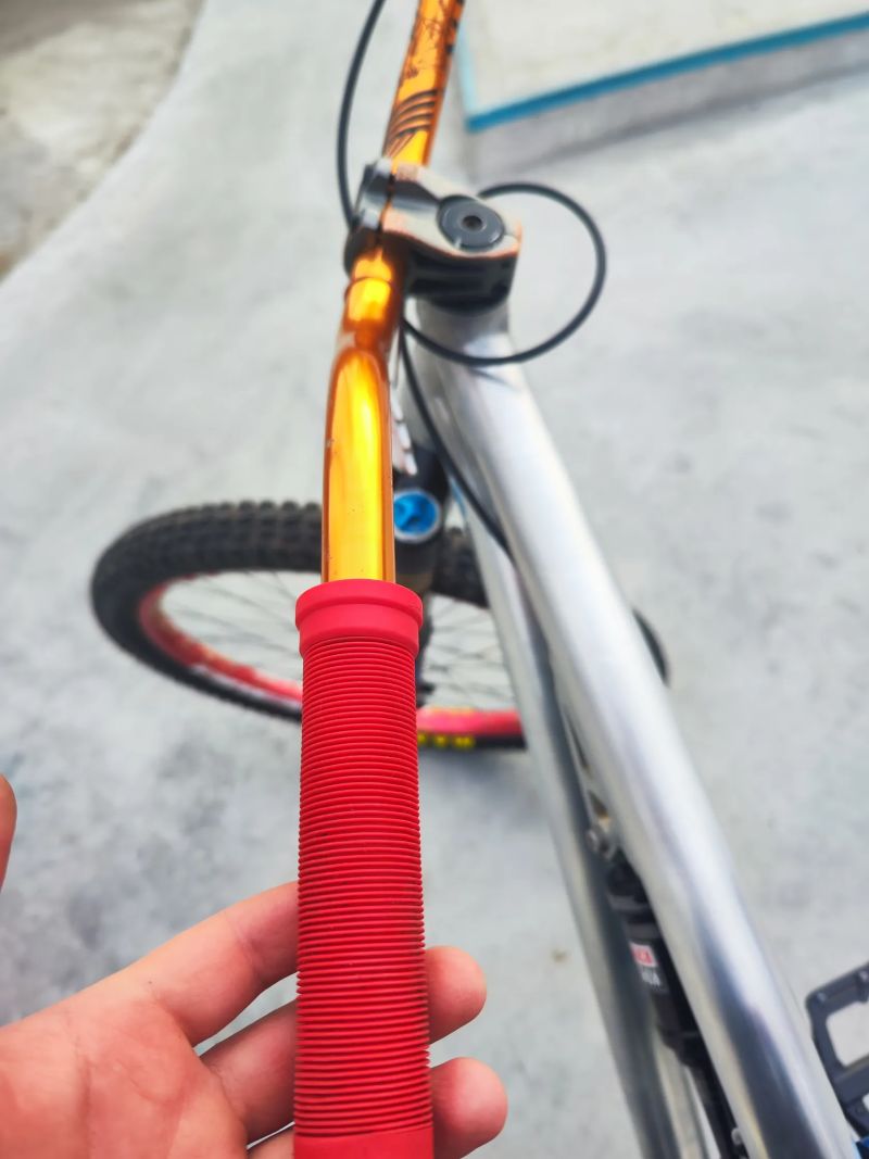 NS Soda Slope – Fox 36 Factory Kashima – Top komponenty