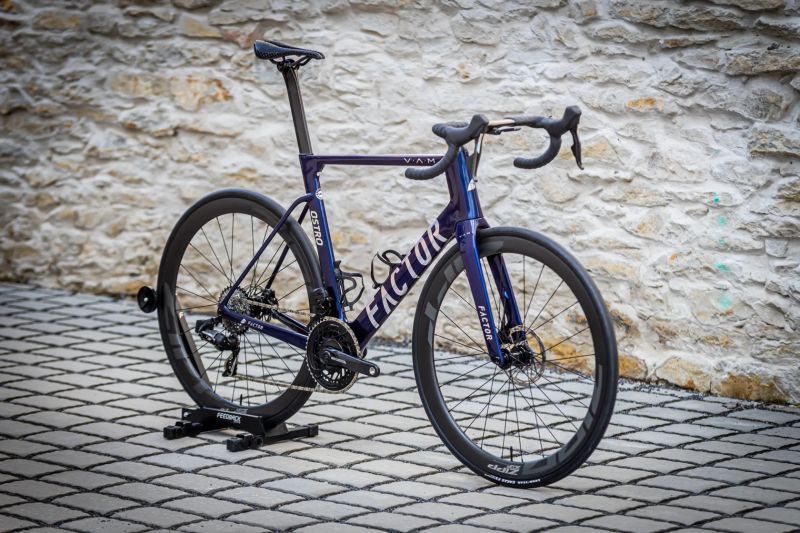 Stavba na rámu Factor OSTRO VAM 1.0