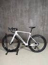 Gravel Ridley ASTR, Sram Rival 1x13, Zipp kola