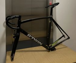 Rámová sada Btwin ULTRA AF 900 (L) + brzdy shimano 105 5800 direct mount