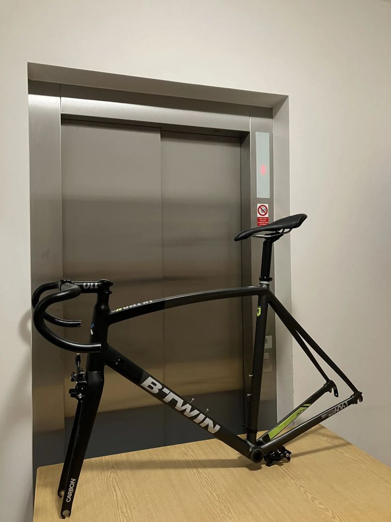 Rámová sada Btwin ULTRA AF 900 (L) + brzdy shimano 105 5800 direct mount