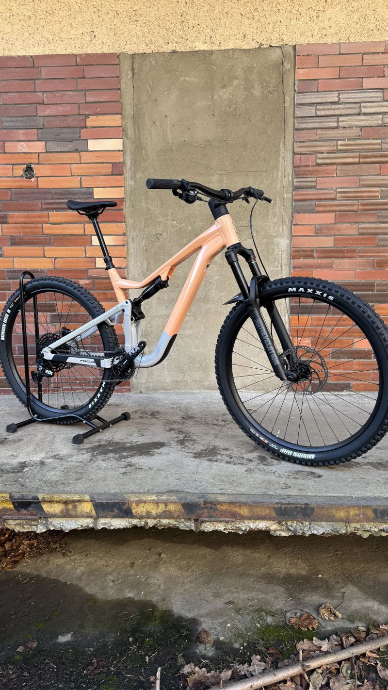 Nové kolo Focus Jam 6.8 - Melonglosy