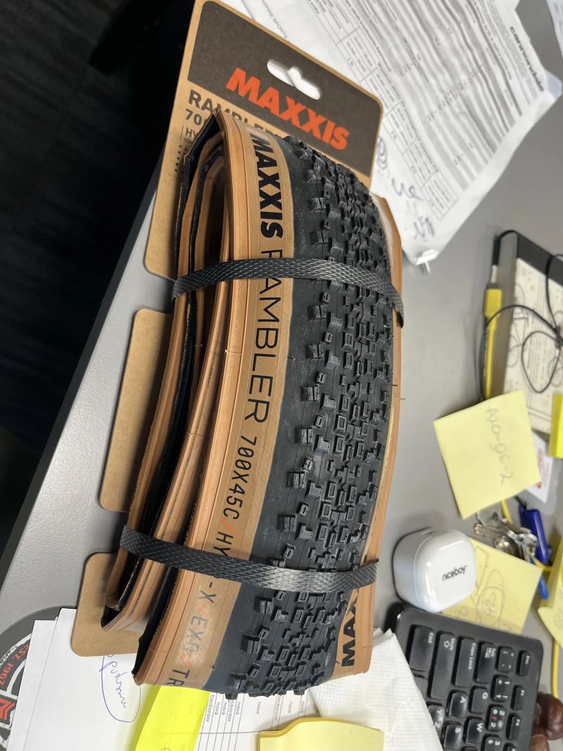 Maxxis Rambler 700x45C EXO TR ;gravel plášť kevlar tanwall, nova verze HyperX