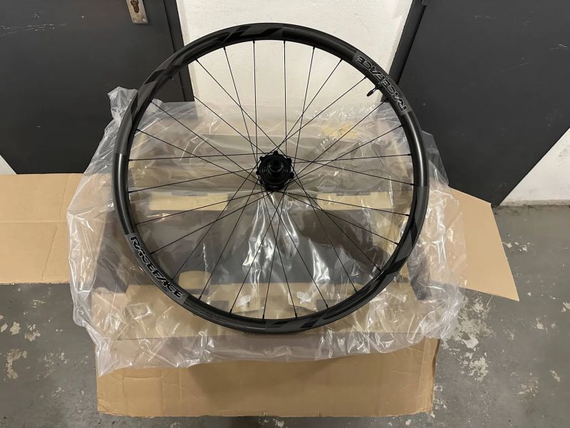 Sada kol Race Face Next R 31