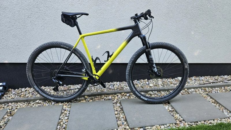 Nabízím PO SERVISU k prodeji velice zachovalé horské kolo Cannondale F-Si carbon 5 / vel. XL / 29er
