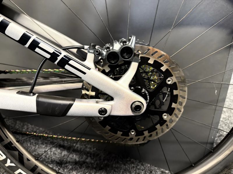 CUBE Stereo Hybrid ONE55 HPC SLT 750 XL 2024 87km PC 250tis.