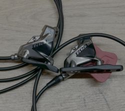 Brzdové třmeny Sram Red D1