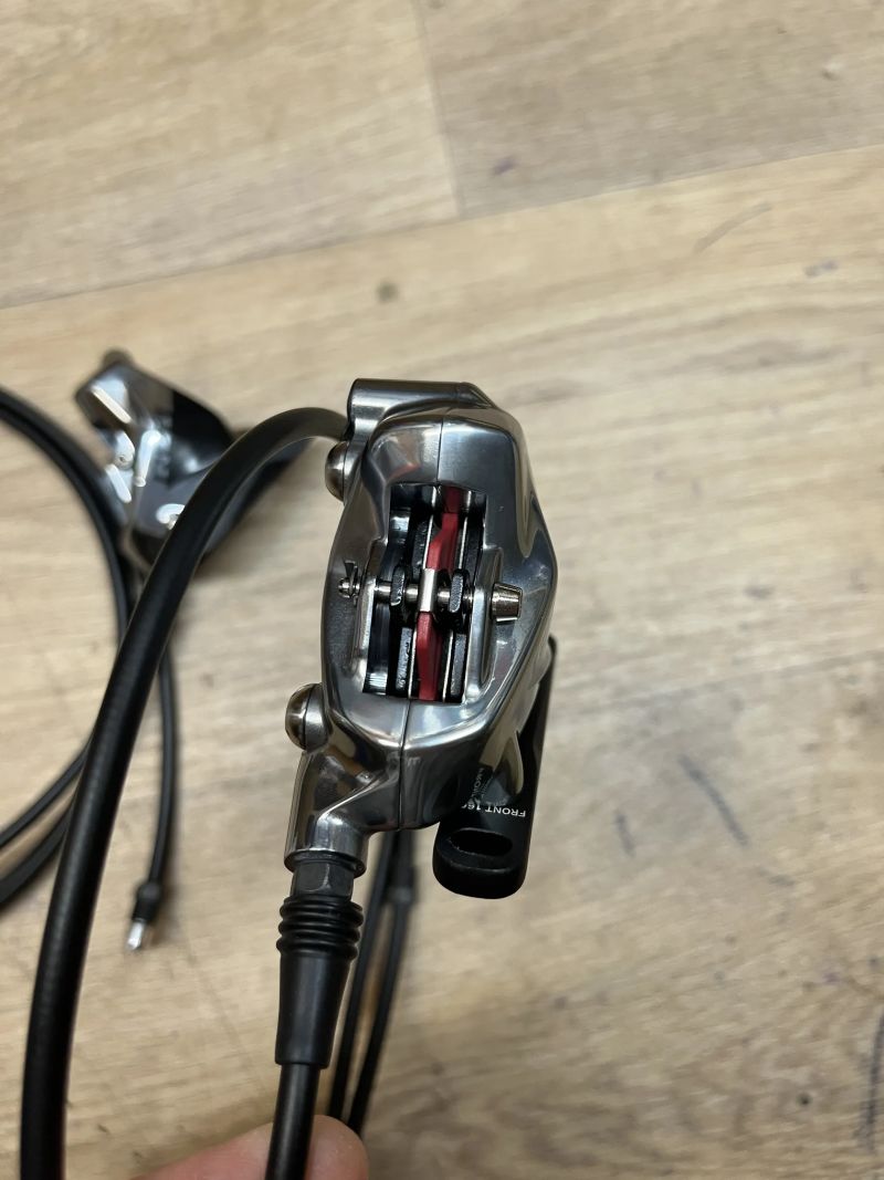 Brzdové třmeny Sram Red D1