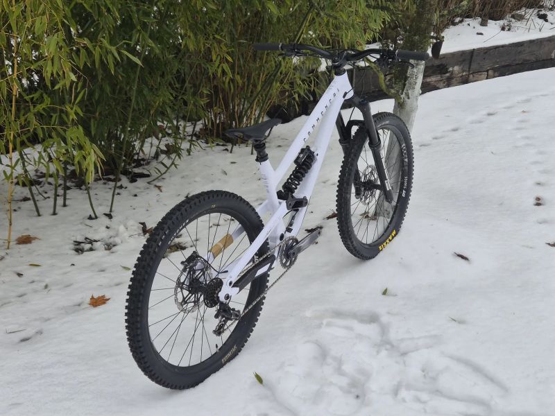 Commencal Clash M - nový rám