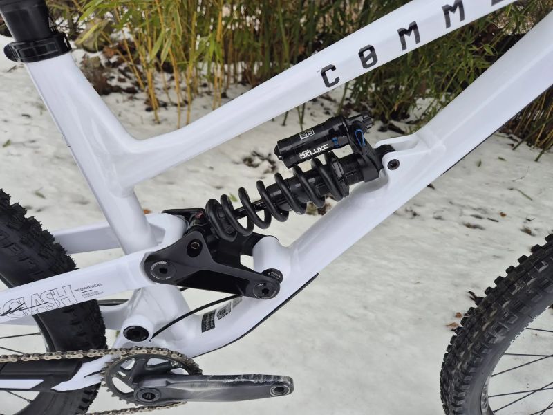 Commencal Clash M - nový rám