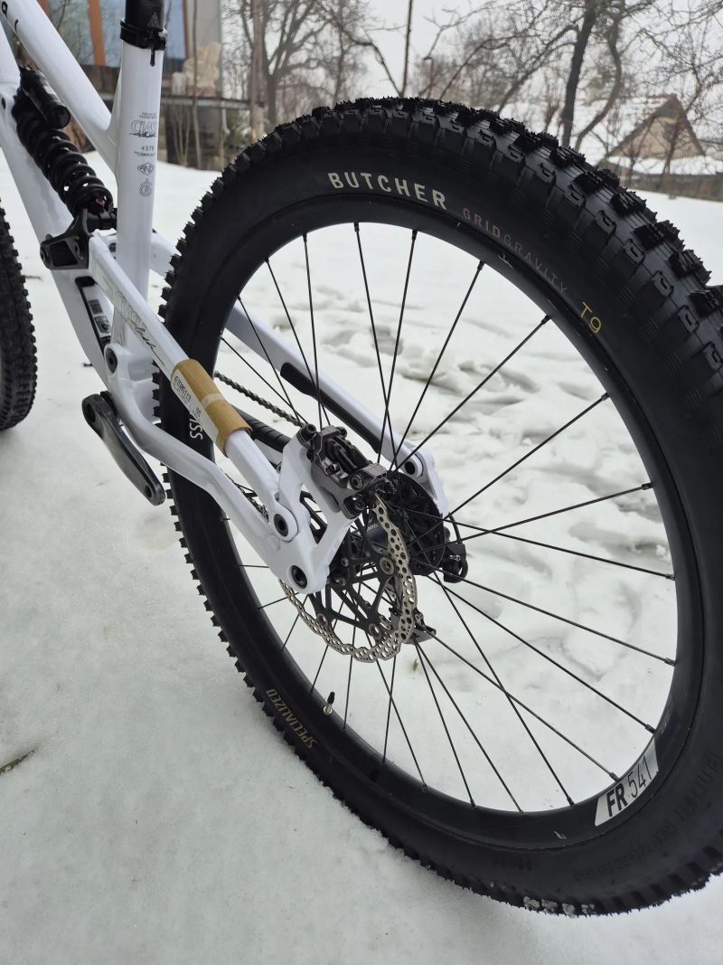 Commencal Clash M - nový rám