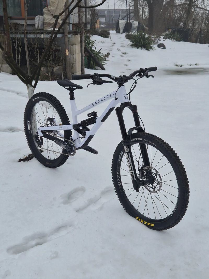 Commencal Clash M - nový rám