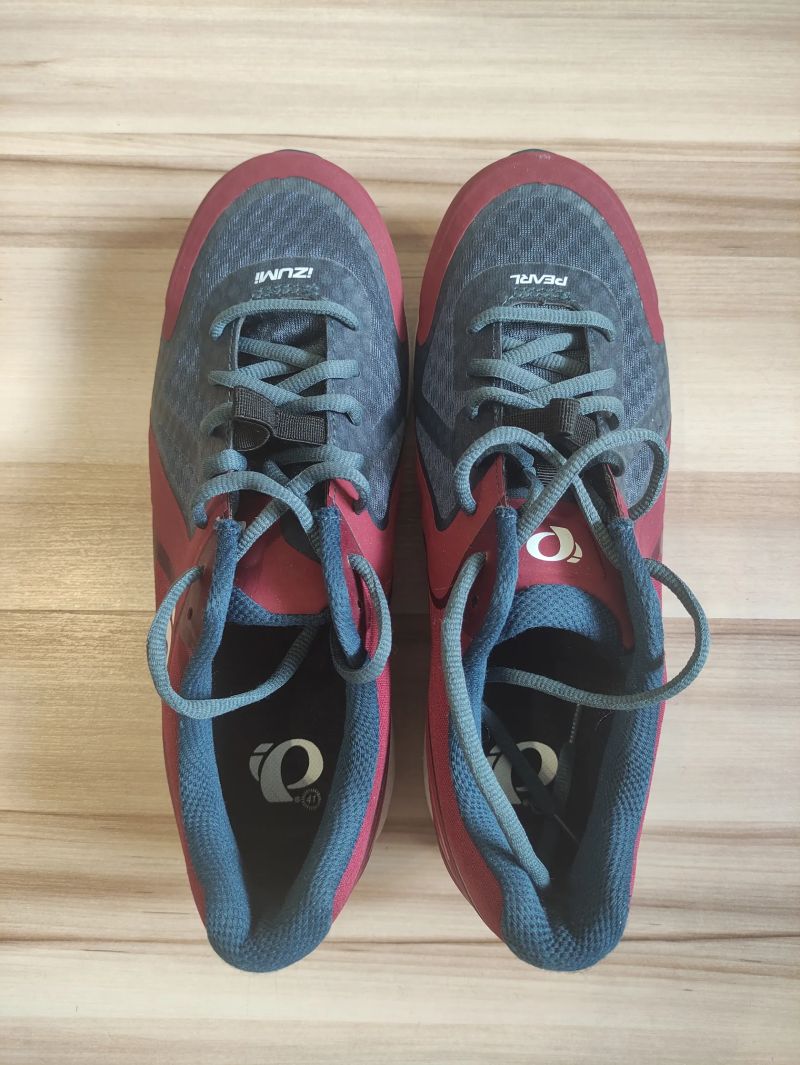 Nové tretry Shimano a Pearl Izumi