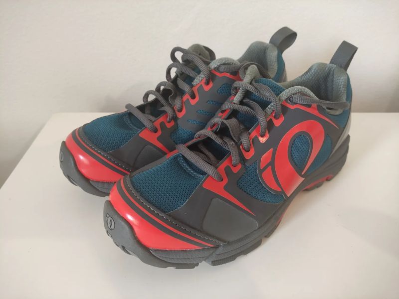 Nové tretry Shimano a Pearl Izumi