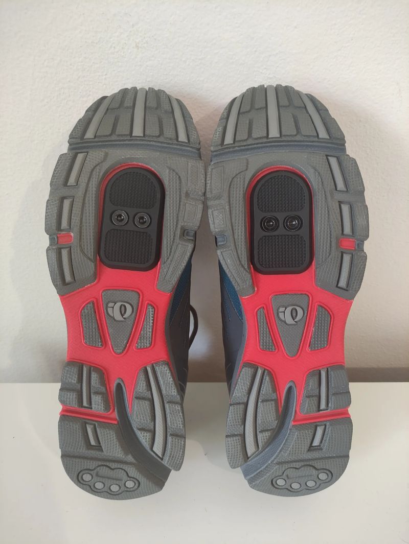 Nové tretry Shimano a Pearl Izumi