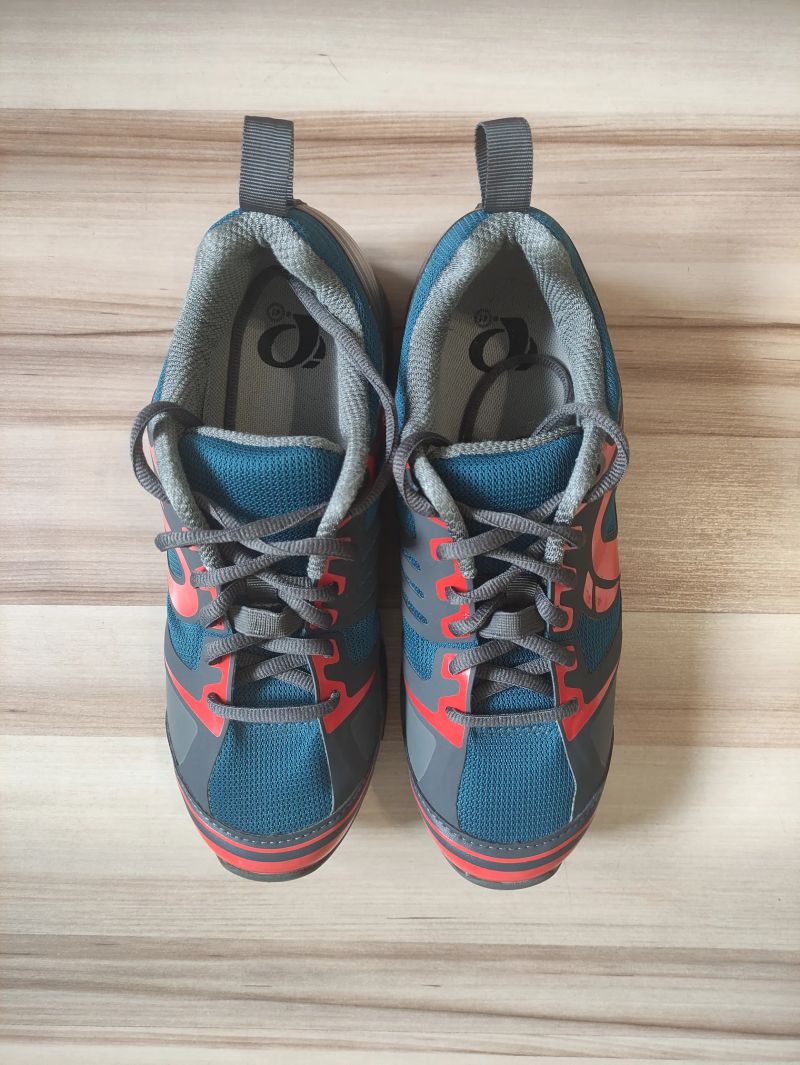 Nové tretry Shimano a Pearl Izumi