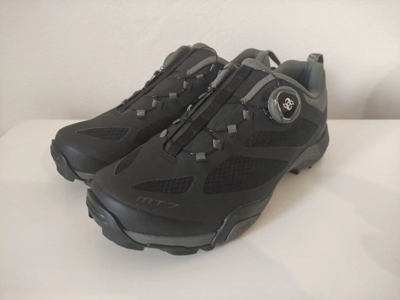 Nové tretry Shimano a Pearl Izumi