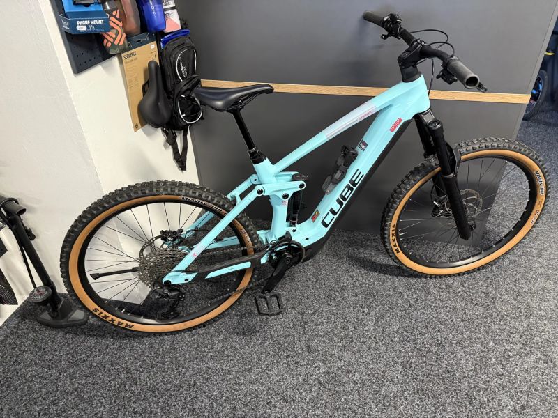 CUBE Stereo Hybrid 160HPC RACE 750 vel.M 2023 203KM KARBON