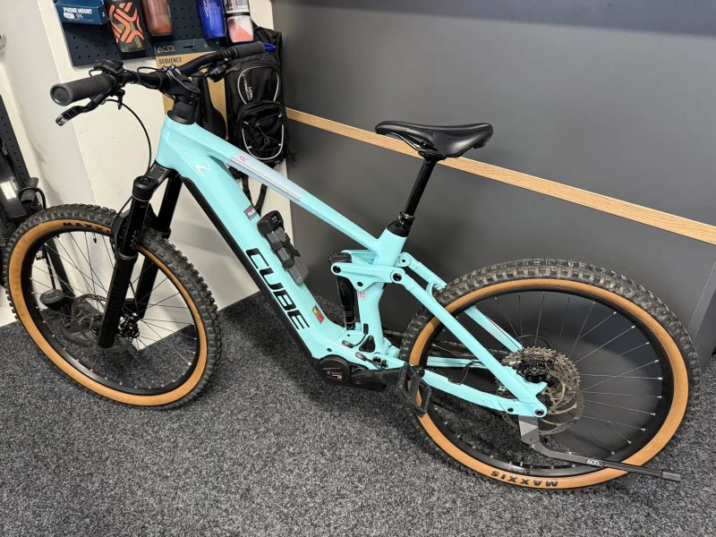 CUBE Stereo Hybrid 160HPC RACE 750 vel.M 2023 203KM KARBON